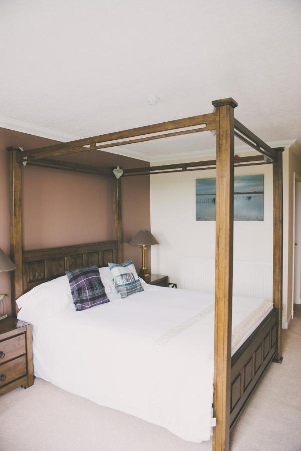 The Powfoot Hotel, أنان المظهر الخارجي الصورة