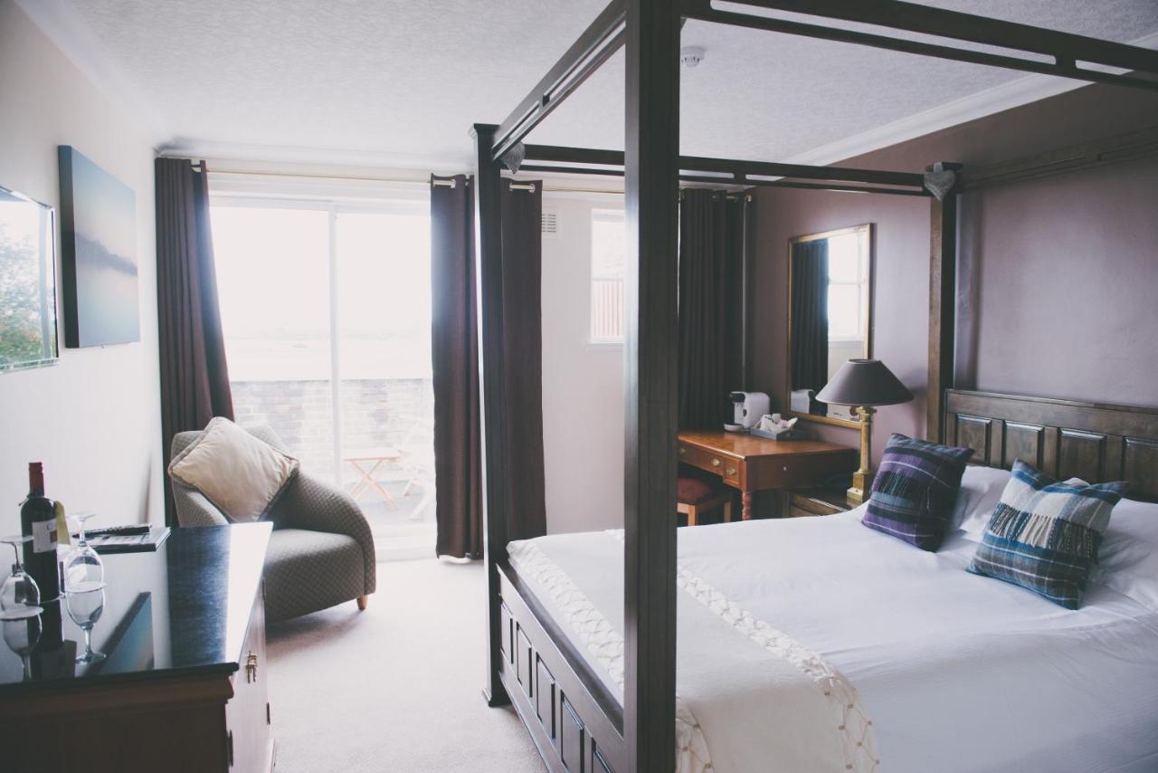 The Powfoot Hotel, أنان المظهر الخارجي الصورة