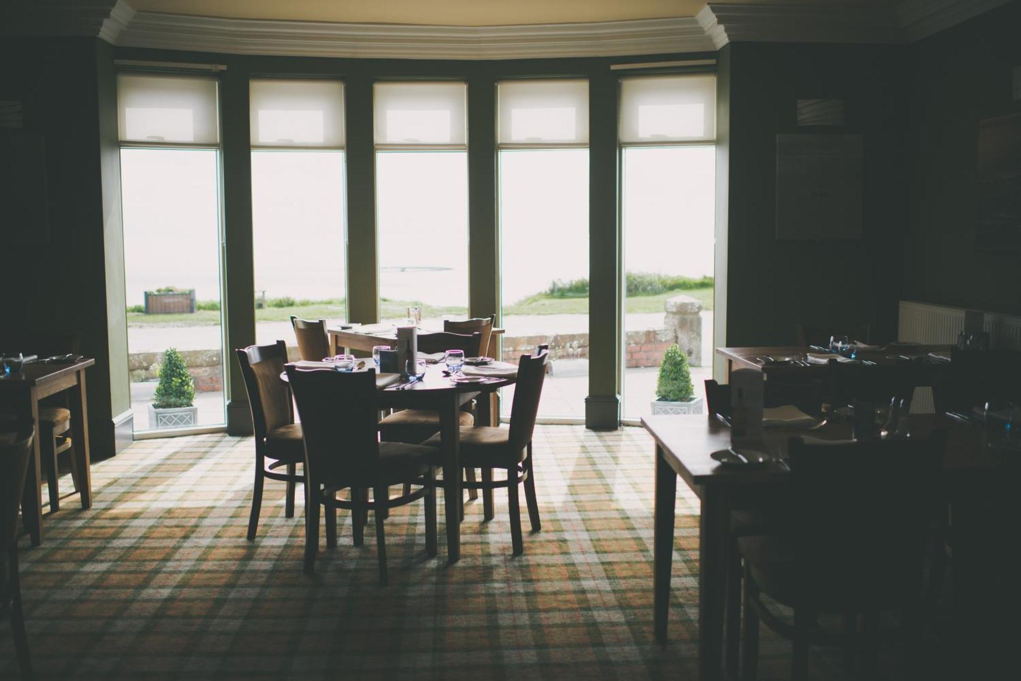 The Powfoot Hotel, أنان المظهر الخارجي الصورة